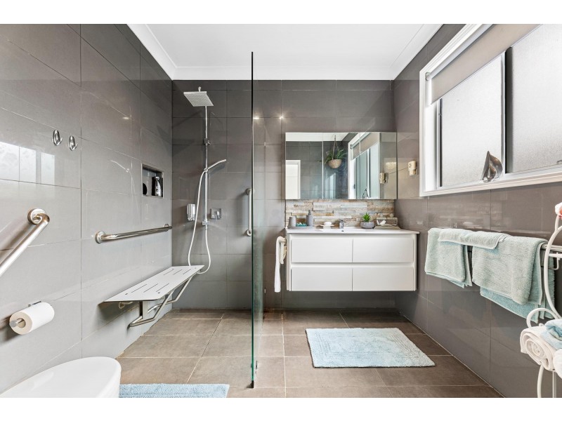9 Riverside Drive, Narooma NSW 2546