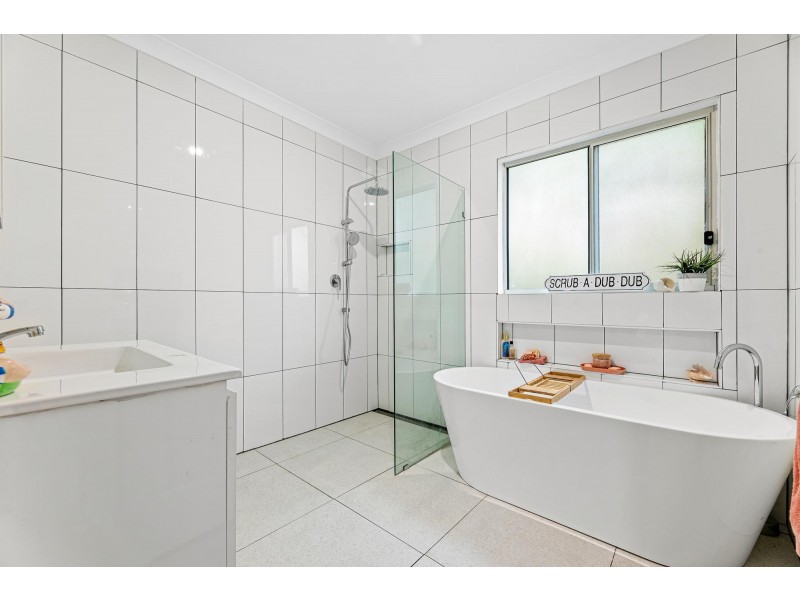 9 Riverside Drive, Narooma NSW 2546