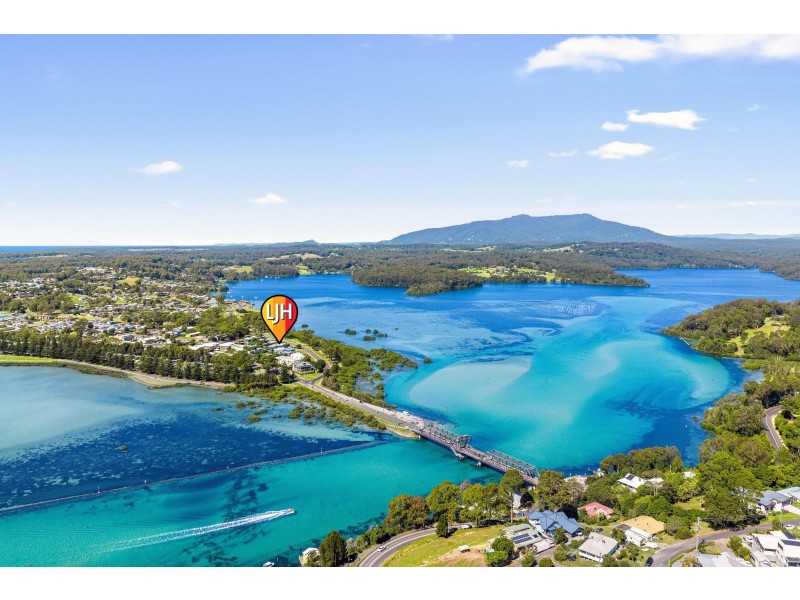 9 Riverside Drive, Narooma NSW 2546