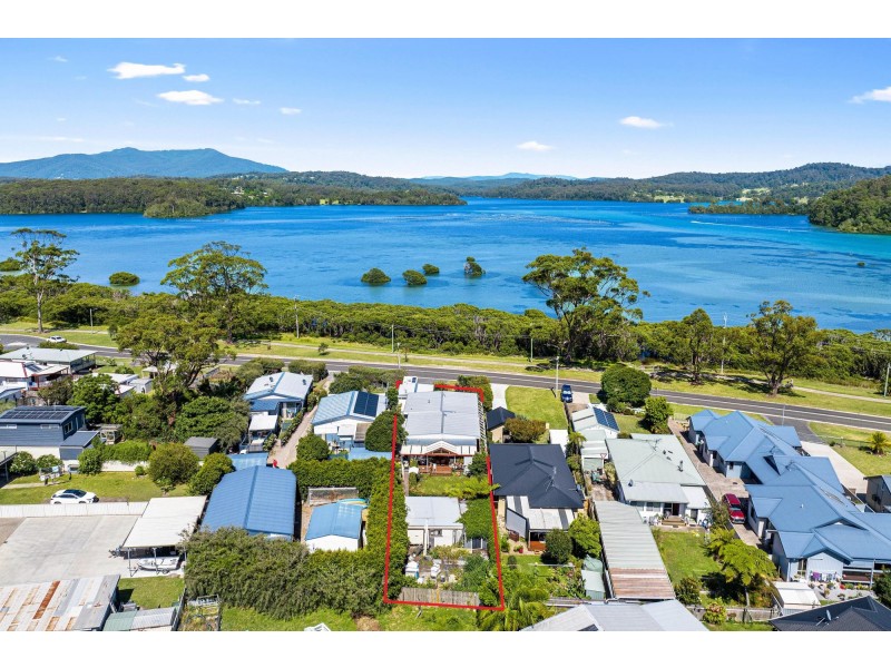 9 Riverside Drive, Narooma NSW 2546
