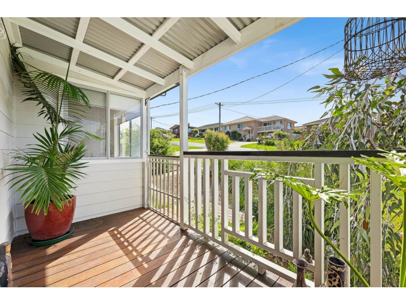 8 Ernest Street, Dalmeny NSW 2546