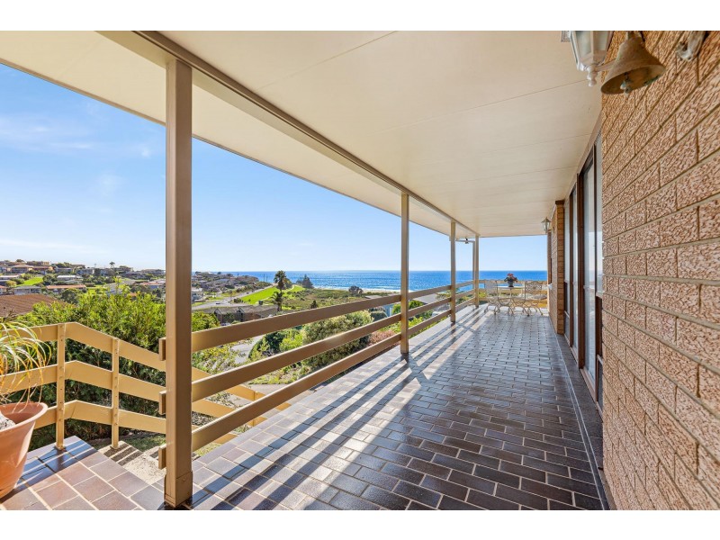 22 Warbler Crescent, North Narooma NSW 2546