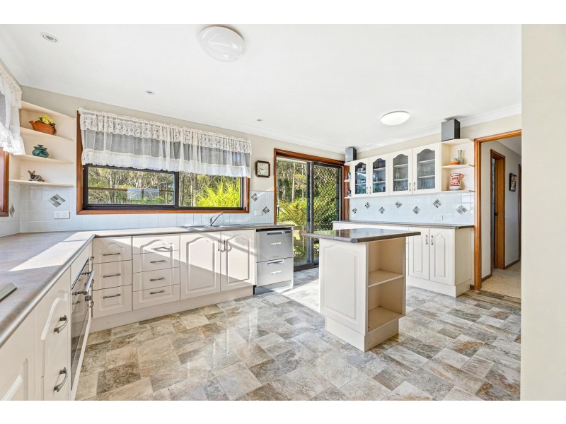 22 Warbler Crescent, North Narooma NSW 2546