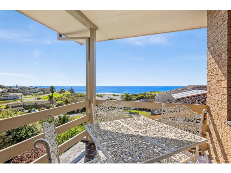 22 Warbler Crescent, North Narooma NSW 2546