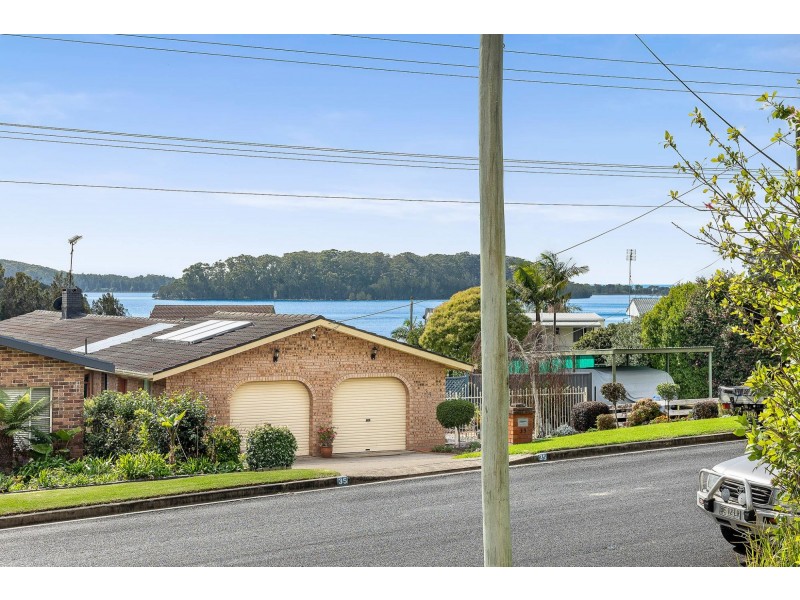 40 Binalong Street, Dalmeny NSW 2546