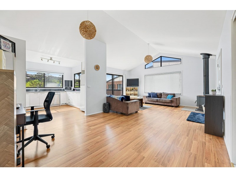 8 Creighton Parade, North Narooma NSW 2546