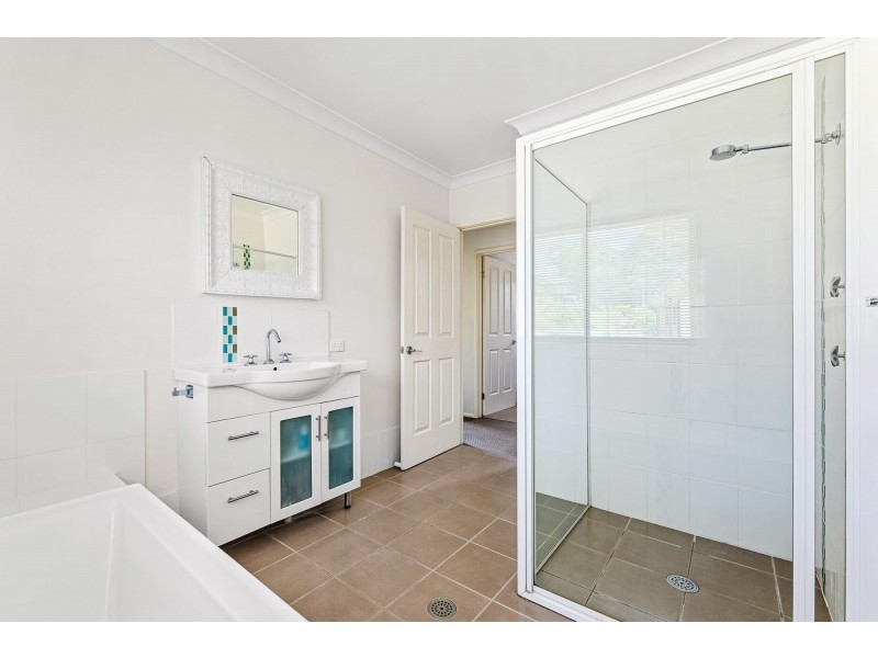 8 Creighton Parade, North Narooma NSW 2546