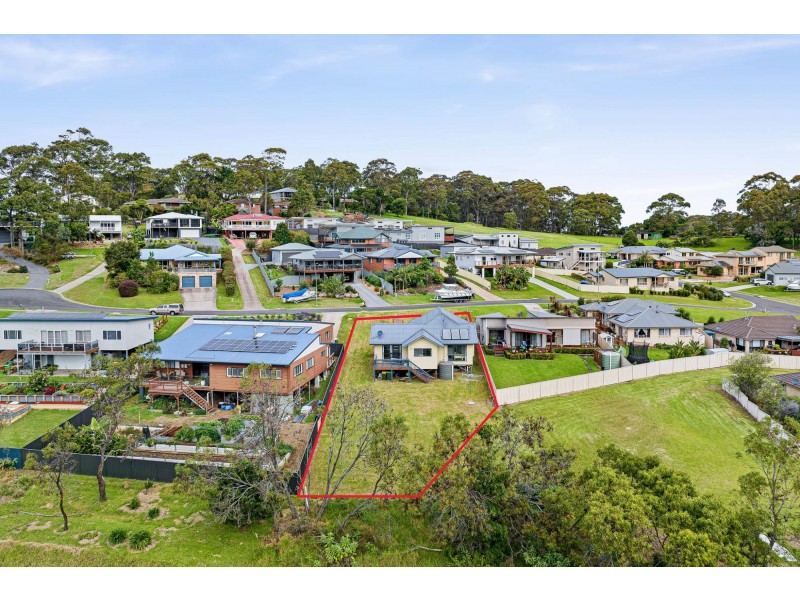 8 Creighton Parade, North Narooma NSW 2546