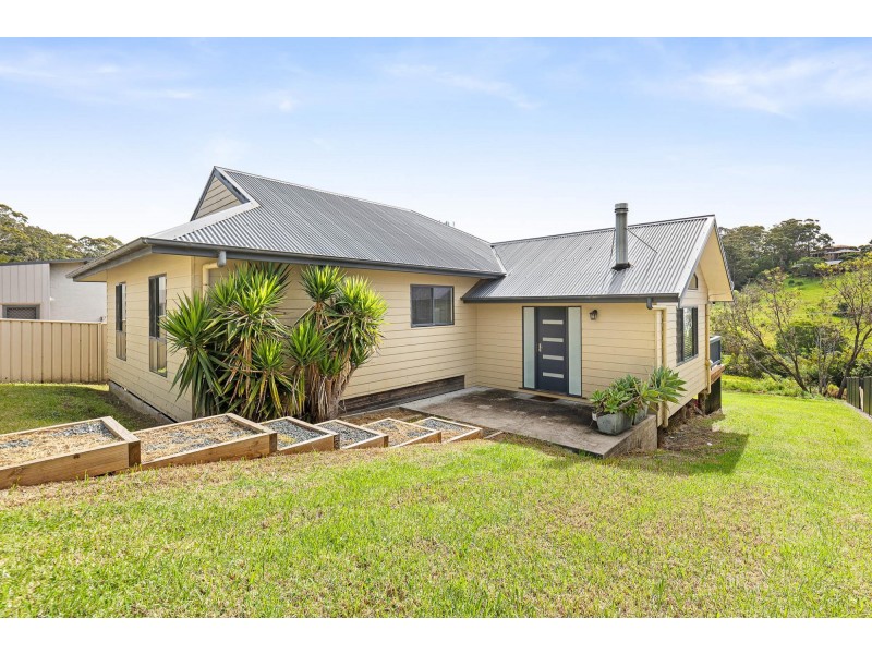 8 Creighton Parade, North Narooma NSW 2546