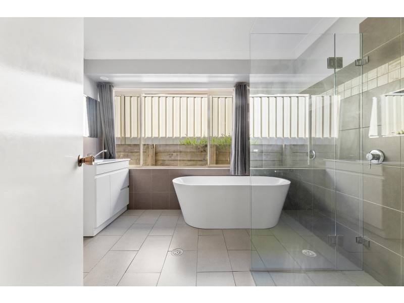 16 Mummaga Lake Drive, Dalmeny NSW 2546