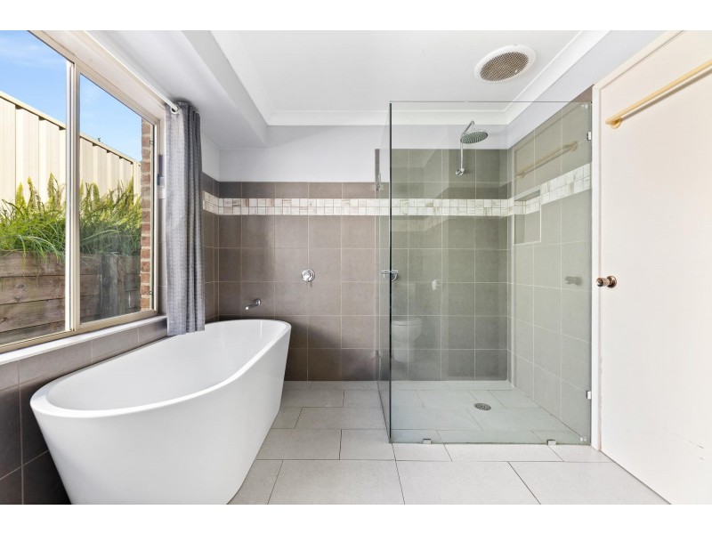 16 Mummaga Lake Drive, Dalmeny NSW 2546