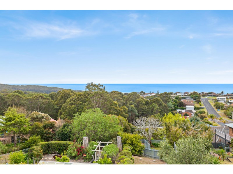21 Dawn Parade, Kianga NSW 2546