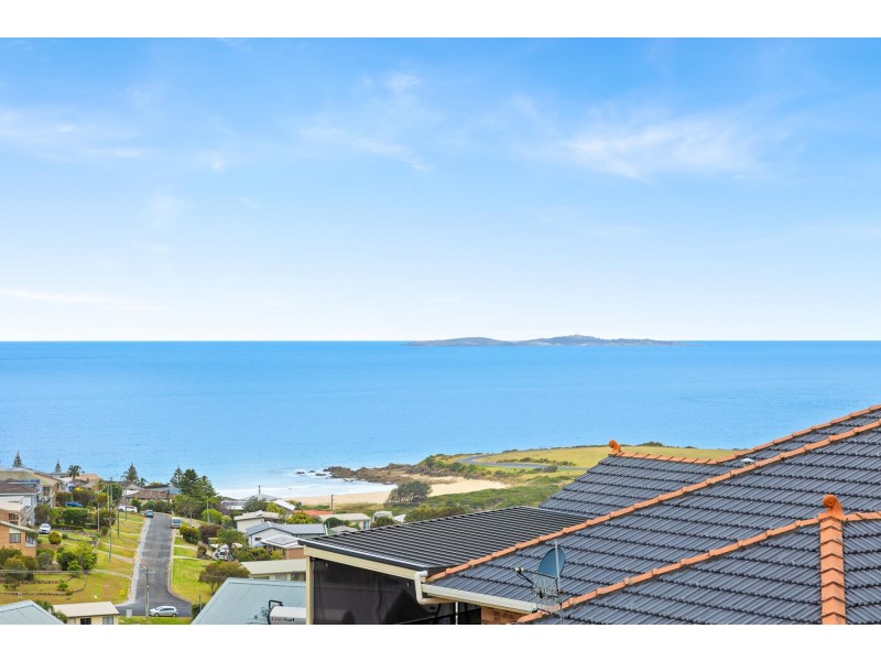 21 Dawn Parade, Kianga NSW 2546