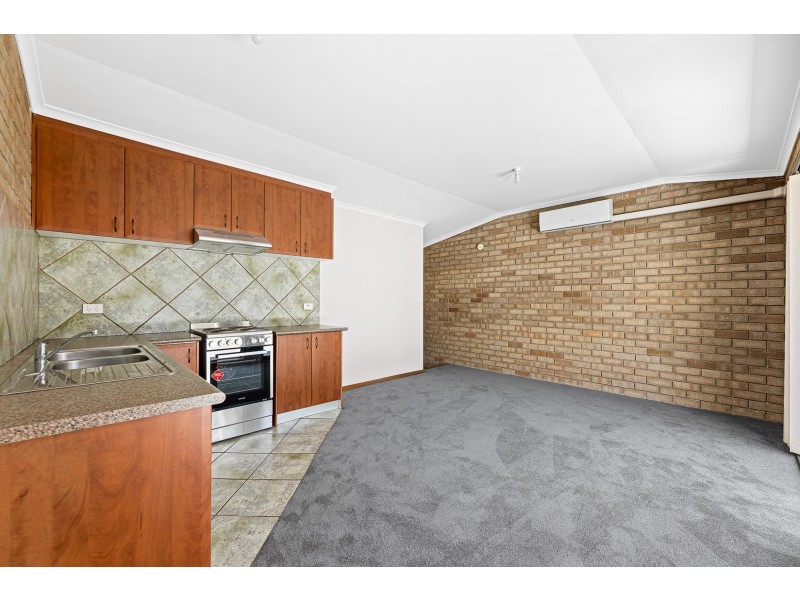 2/1 Woodbury Road, North Narooma NSW 2546