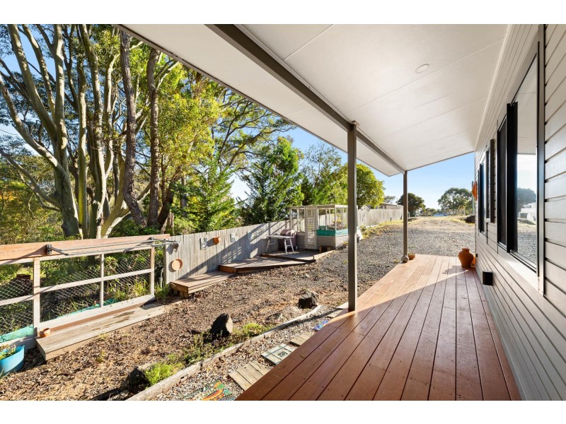 31 Thomson Parade, Dalmeny NSW 2546