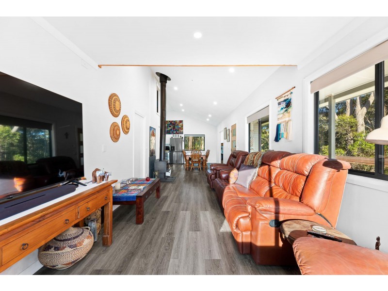 31 Thomson Parade, Dalmeny NSW 2546