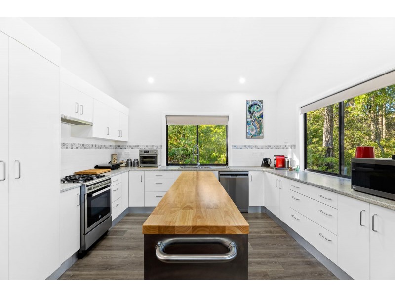 31 Thomson Parade, Dalmeny NSW 2546