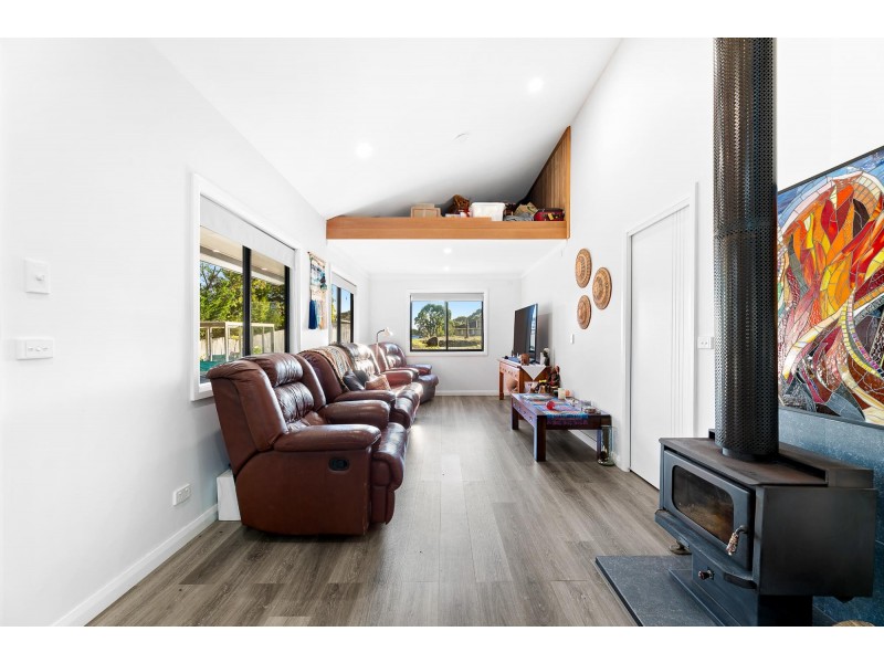 31 Thomson Parade, Dalmeny NSW 2546