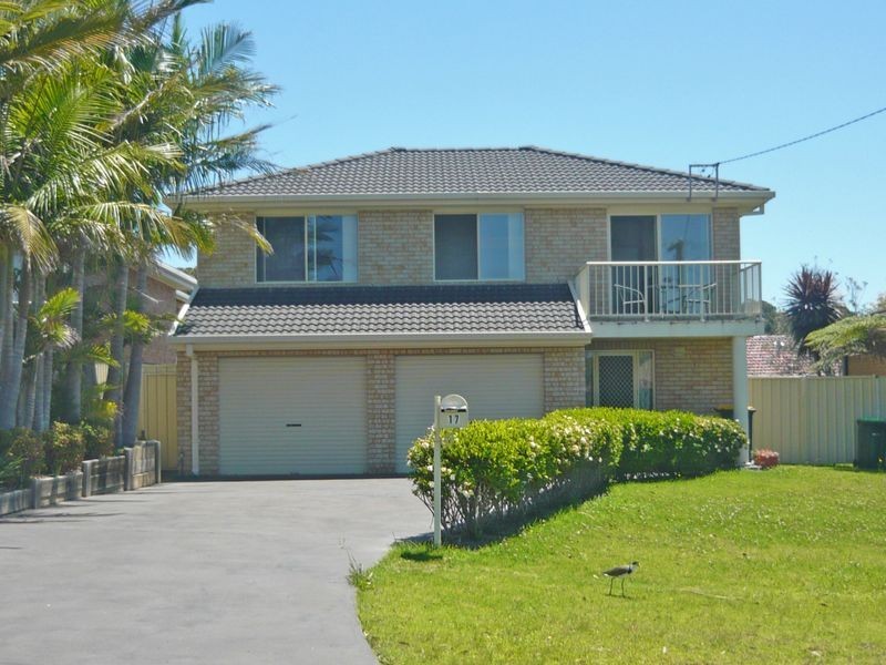 17 Sunset Boulevard, Kianga NSW 2546