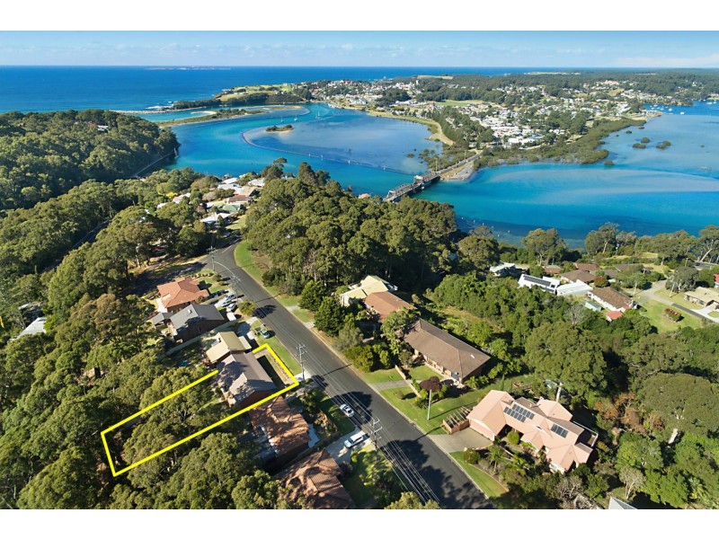 22 Hillcrest Avenue, North Narooma NSW 2546
