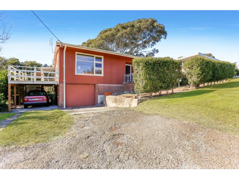 11 Bay  Street, Narooma NSW 2546