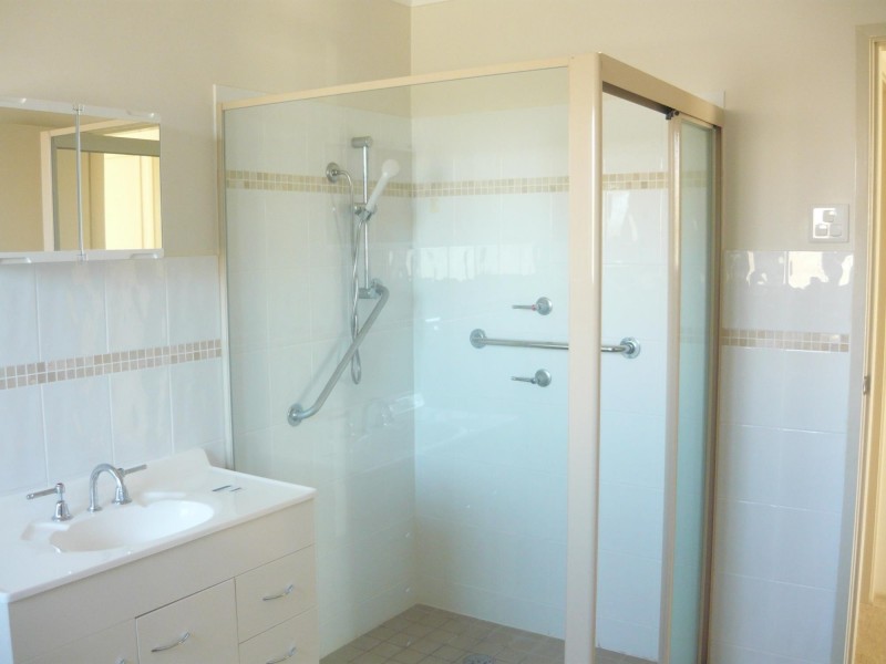 2/21 Noble Parade, Dalmeny NSW 2546