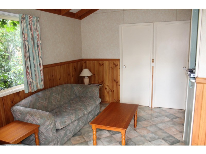 Cabin 4 Beauty Point Caravan Park, Bea, Bermagui NSW 2546