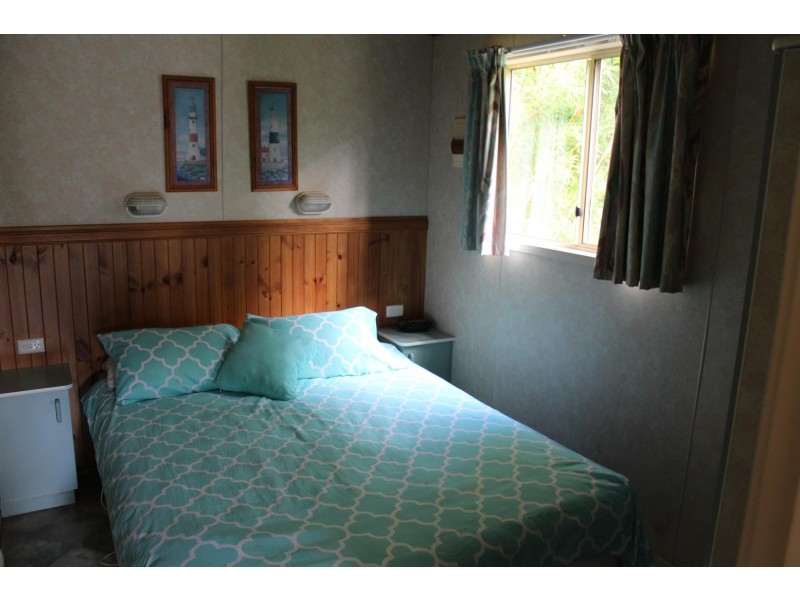 Cabin 4 Beauty Point Caravan Park, Bea, Bermagui NSW 2546