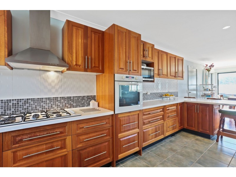 5B Creighton Pde, North Narooma NSW 2546