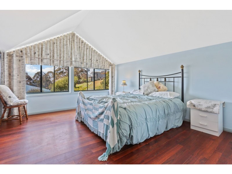 5B Creighton Pde, North Narooma NSW 2546