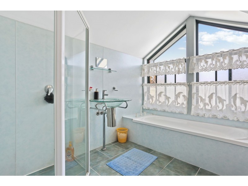 5B Creighton Pde, North Narooma NSW 2546