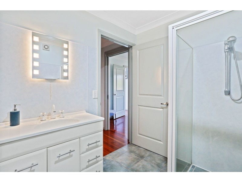 5B Creighton Pde, North Narooma NSW 2546