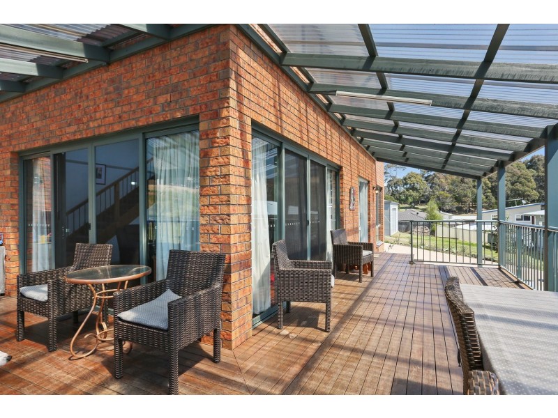 5B Creighton Pde, North Narooma NSW 2546