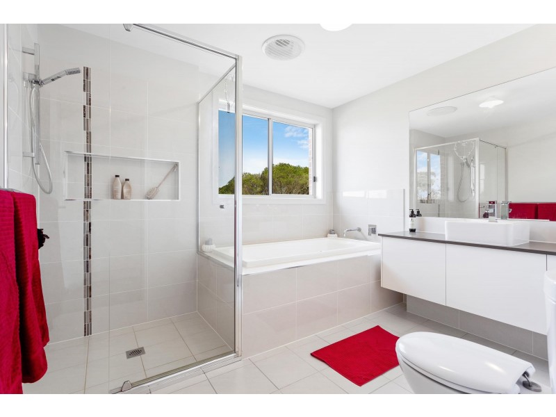 12 Lonsdale  Parade, Dalmeny NSW 2546