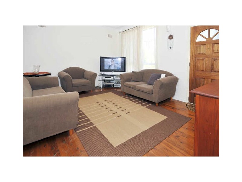 6 Nyan Street, Chifley NSW 2036