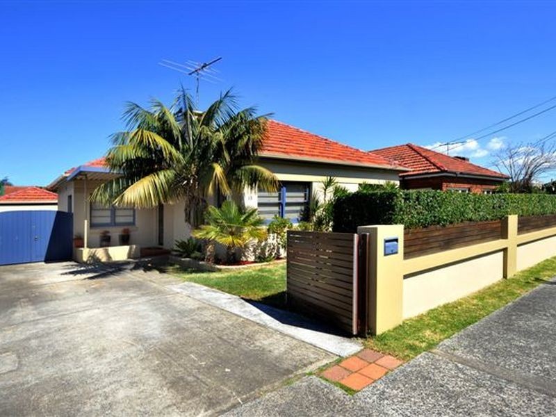 13 Hughes Avenue, Mascot NSW 2020