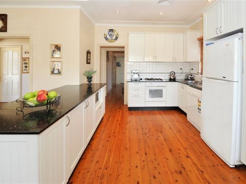 13 Hughes Avenue, Mascot NSW 2020