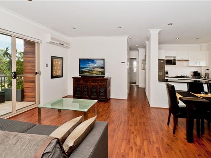 9/8 Macintosh Street, Mascot NSW 2020