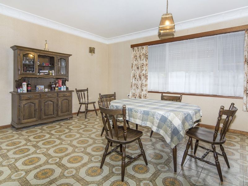 84 Macquarie Street, Chifley NSW 2036