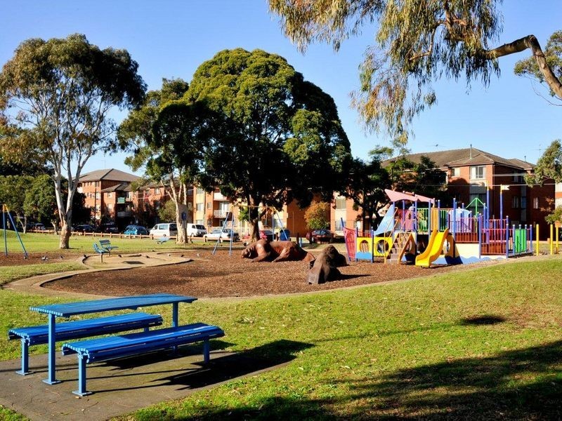 3/1 Gray Crescent, Eastlakes NSW 2018