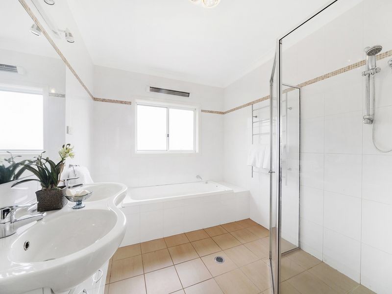 11 Wells Street, Chifley NSW 2036