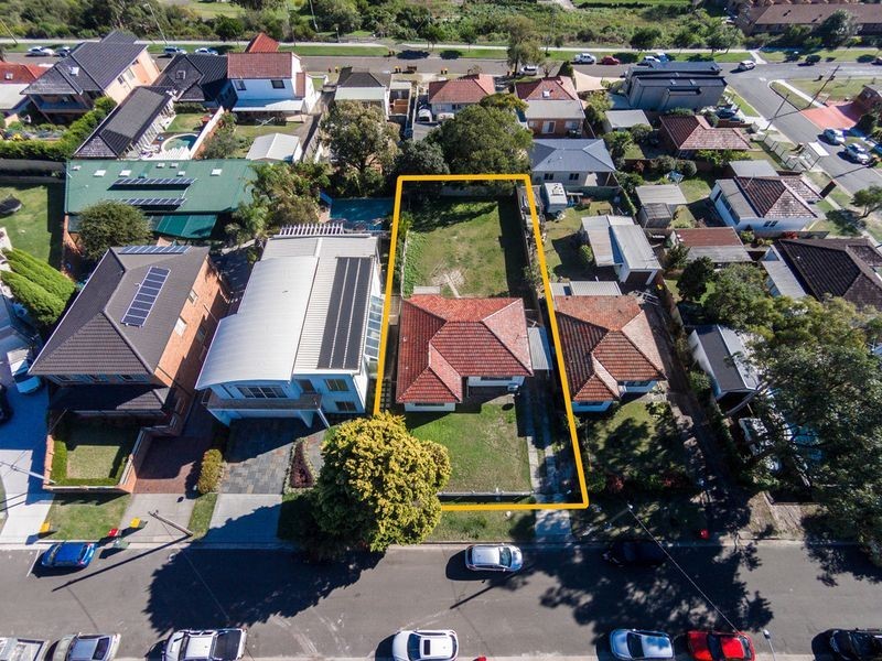 28 Carnegie Circuit, Chifley NSW 2036