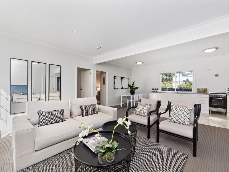 87 Macquarie Street, Chifley NSW 2036