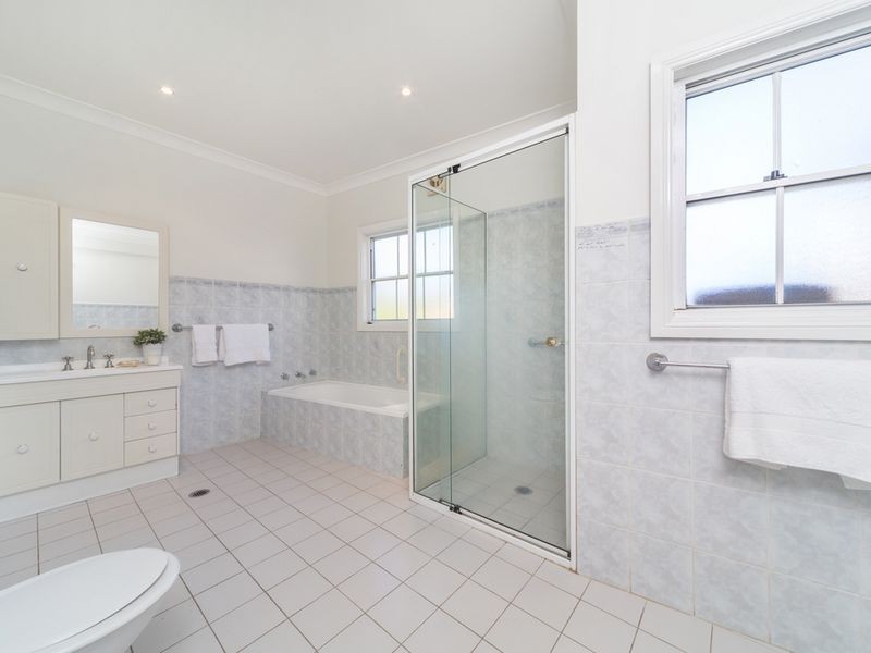 87 Macquarie Street, Chifley NSW 2036