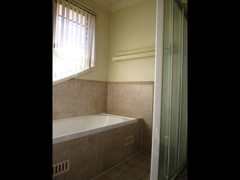 19a Burke Street, Chifley NSW 2036