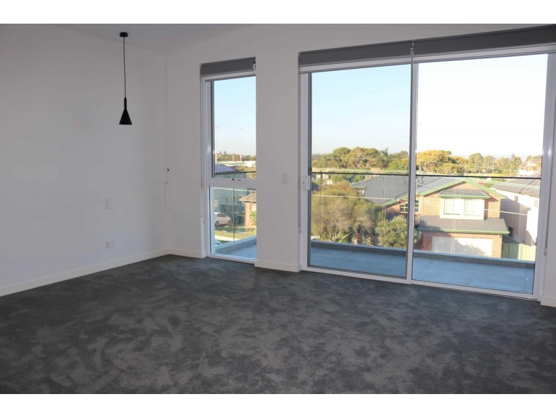 7 Lasseter Avenue, Chifley NSW 2036