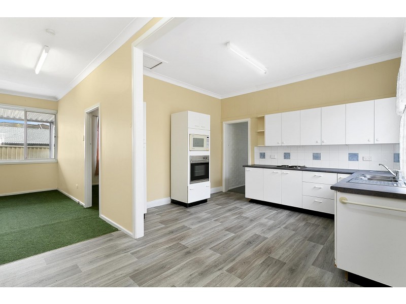 11 Oorana Ave, Phillip Bay NSW 2036