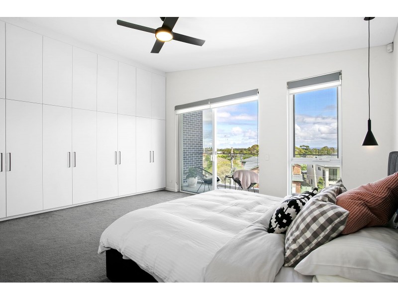 7 Lasseter Avenue, Chifley NSW 2036