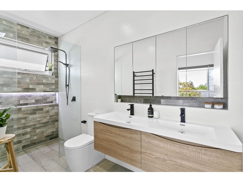 7 Lasseter Avenue, Chifley NSW 2036