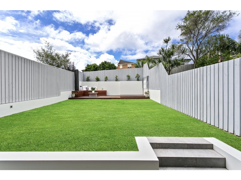 7 Lasseter Avenue, Chifley NSW 2036